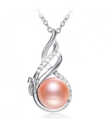 Sultry Pearl Necklace