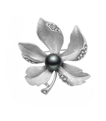 Elegant Leaf Pearl Brooch