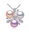 Pearly Flower Necklace