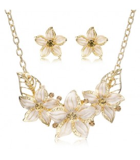 Creme Flower Set